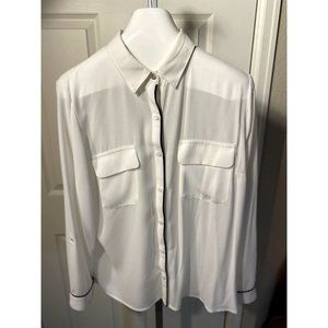 Apt  9 XL Ladies White Blouse with Black Trim with Two Front Pockets